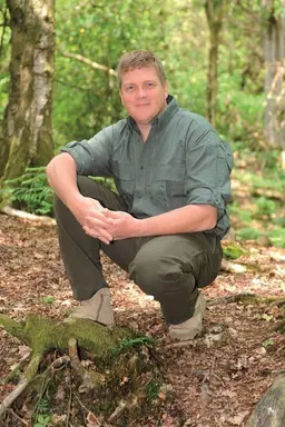 Ray Mears' Country Tracks Season 1