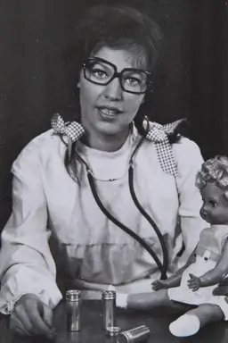 Frau Puppendoktor Pille Season 1