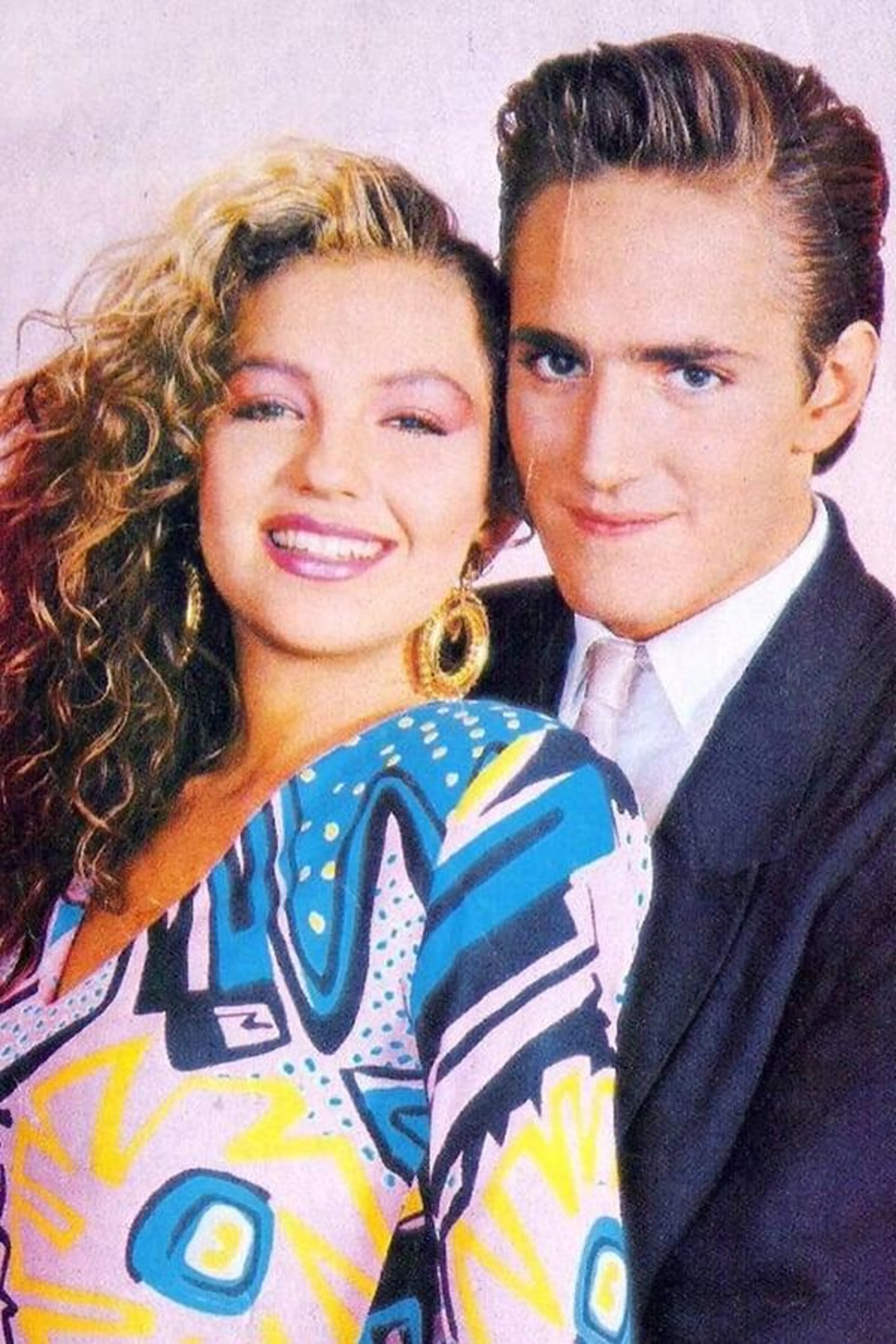 Luz y Sombra Season 1