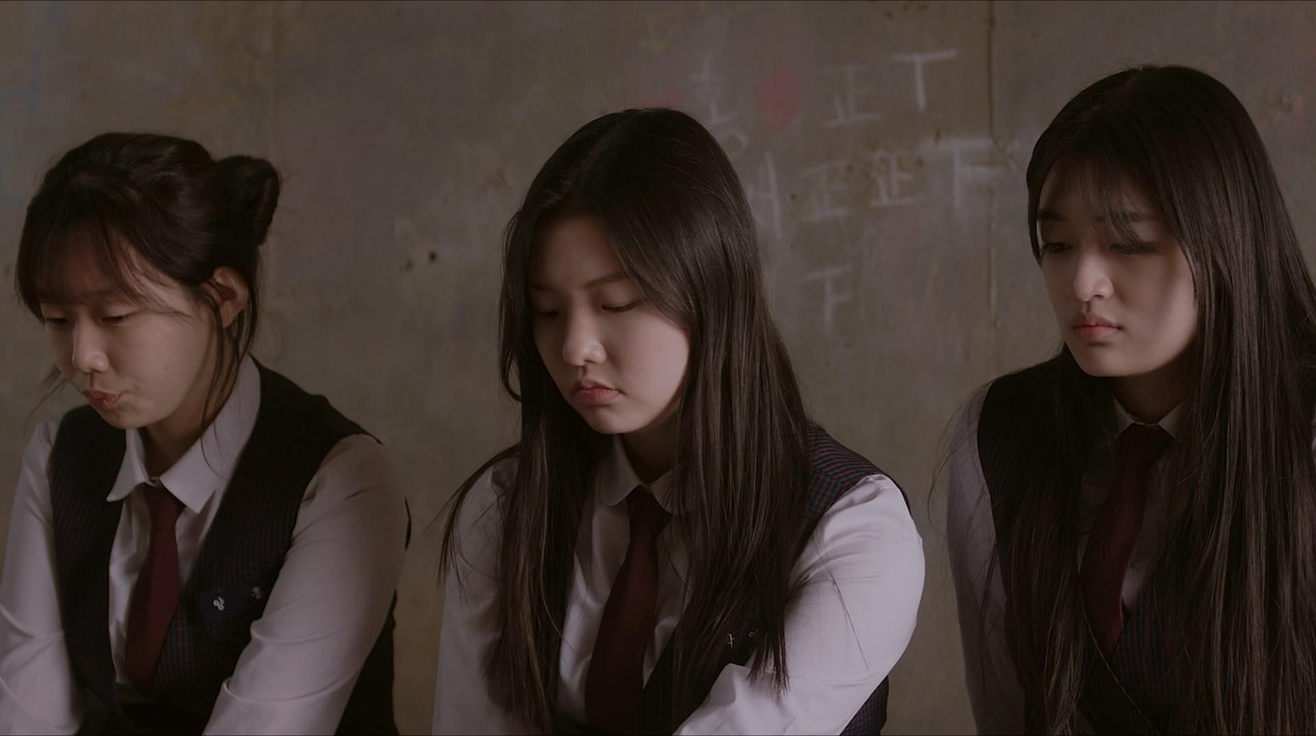 홍, 재희, 나