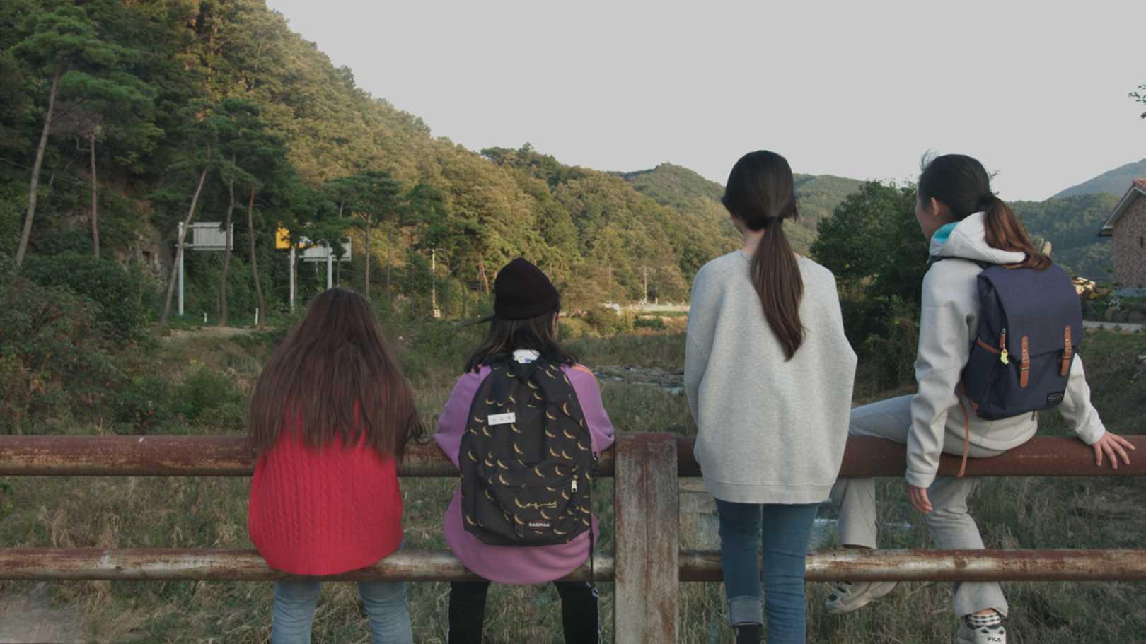 계절이 지나가는 하늘에는
