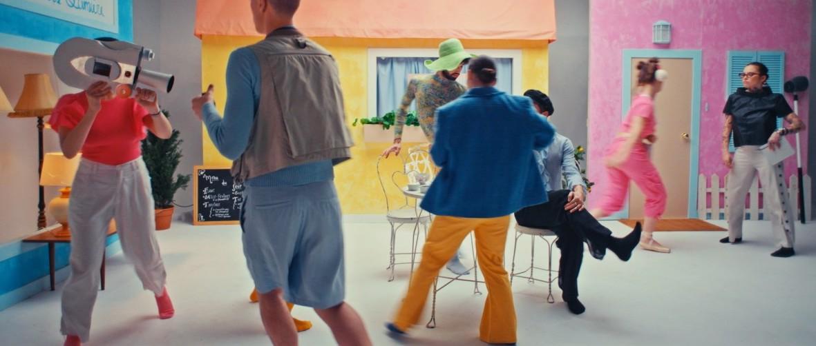 프레임을 넘어서