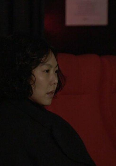 김민희 영화를 보는 김민희