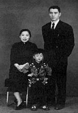 용의 흔적: 성룡과 그의 잊혀진 가족