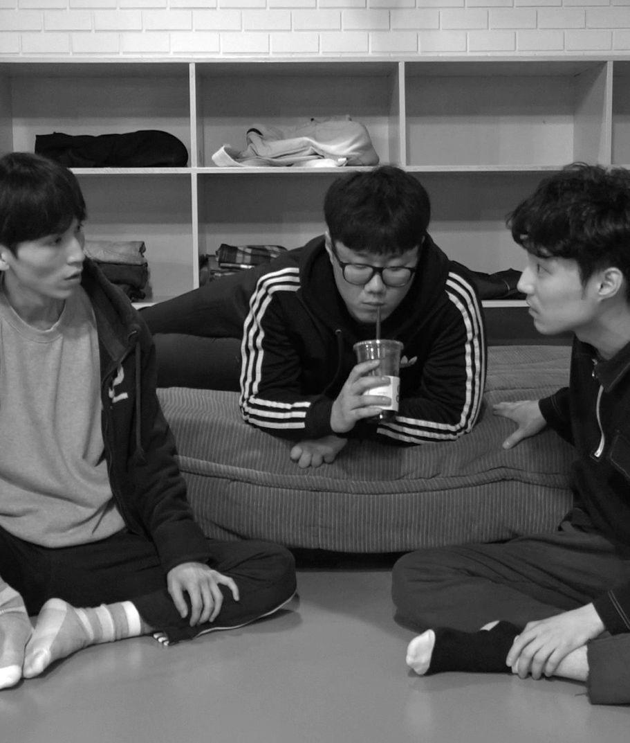 추락하는 엘리베이터에서 점프를