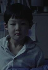 그 애는 여기 있어요