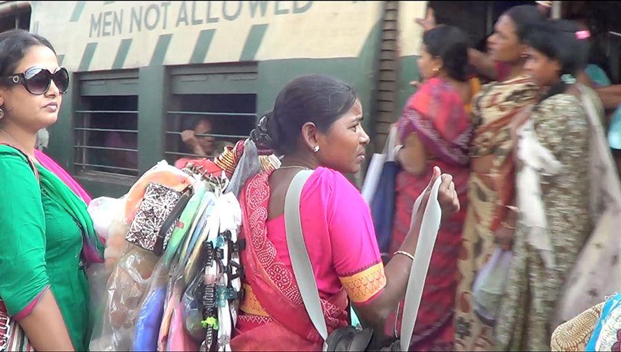 달리는 봇짐장수들