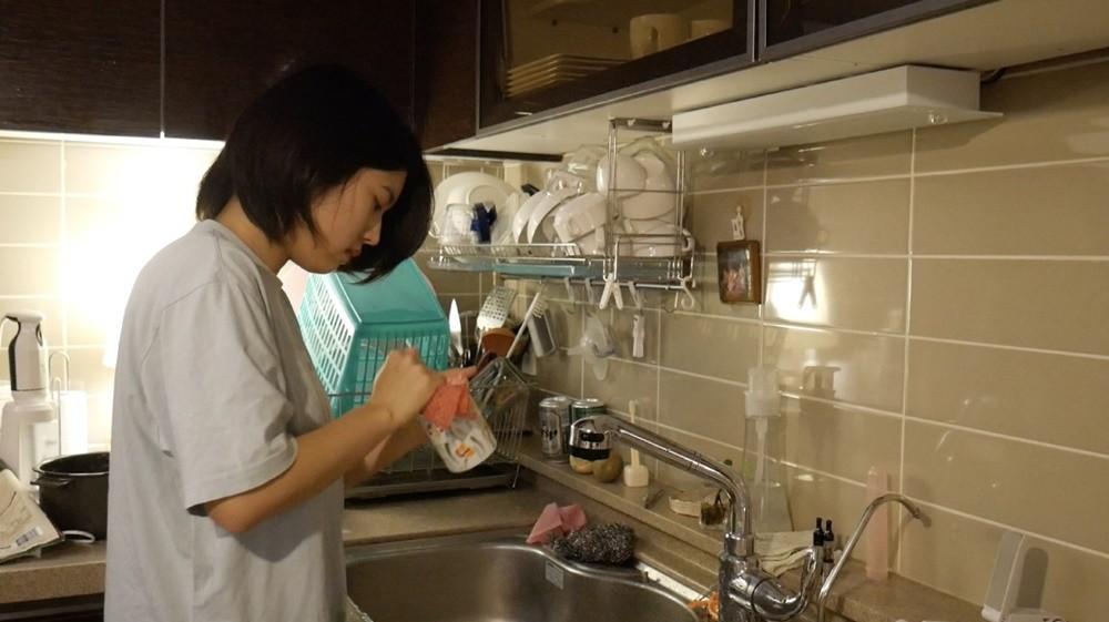 우리집 컵이 깨지고 있다