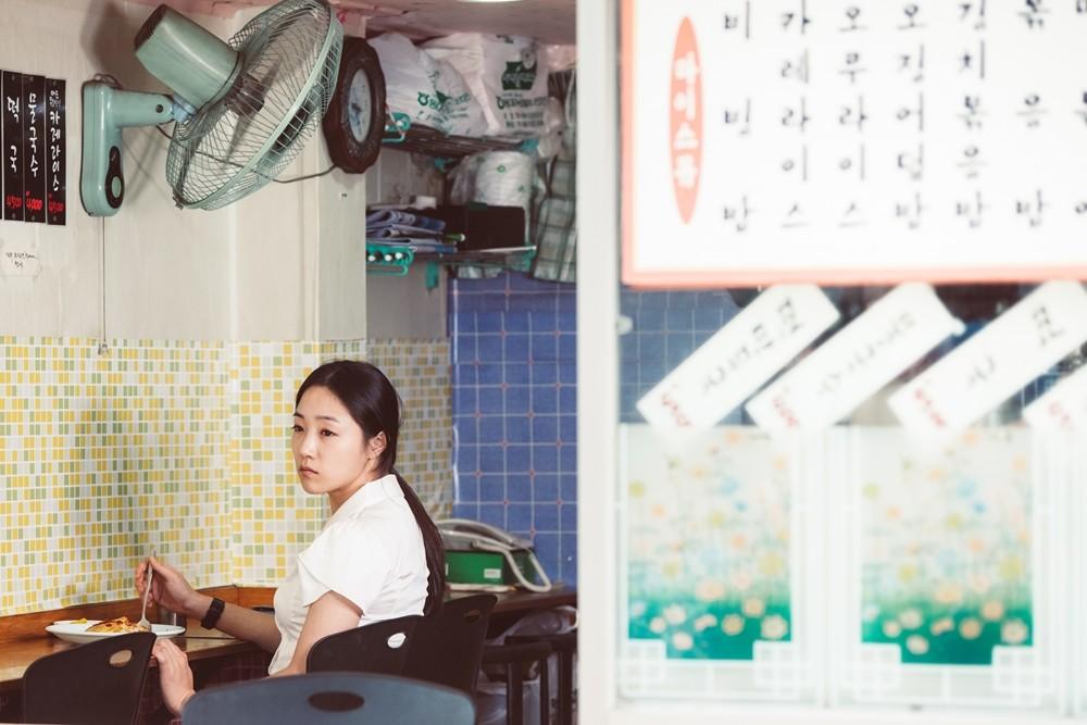 극장 쪽으로